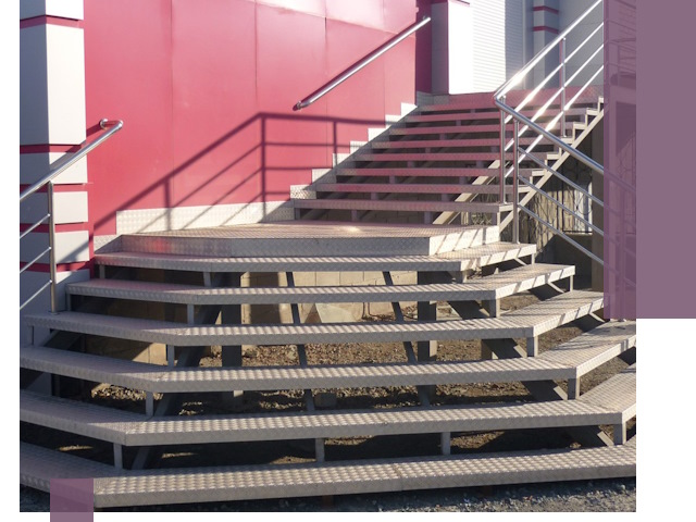 Лестницы для магазина в Малгобеке — изготовление и монтаж