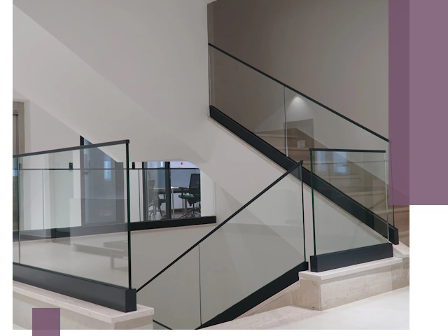 Стеклянные перила премиум-класса с установкой в Малгобеке