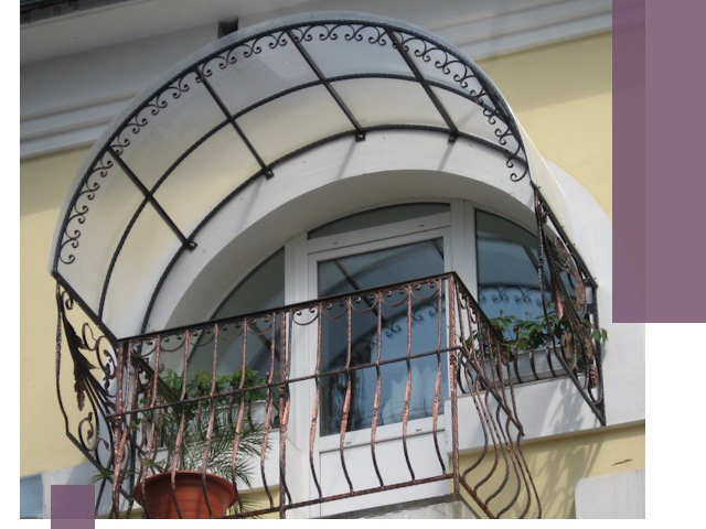 Козырьки над балконом в Малгобеке — изготовление и монтаж