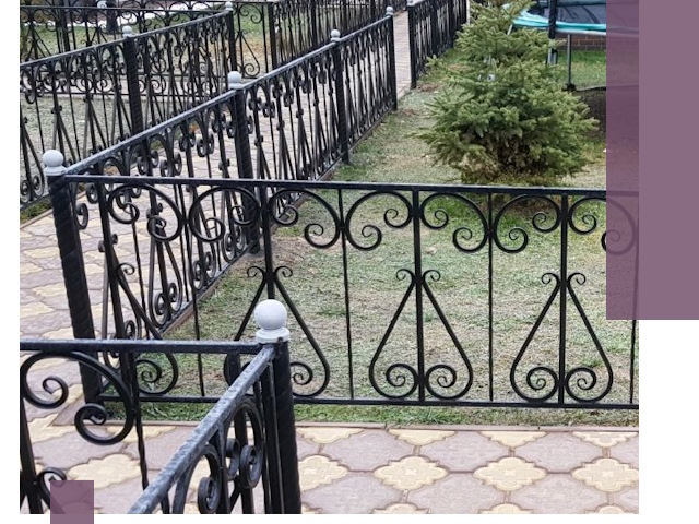 Кованые газонные ограждения под ключ в Малгобеке